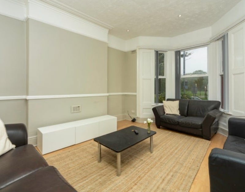 Room Moss Lane East in Manchester