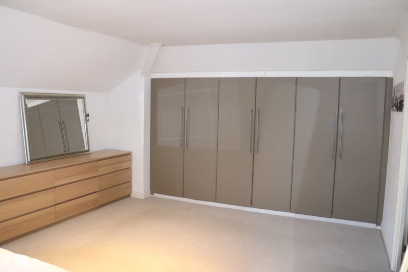 Room Pearfield Road in Greater London