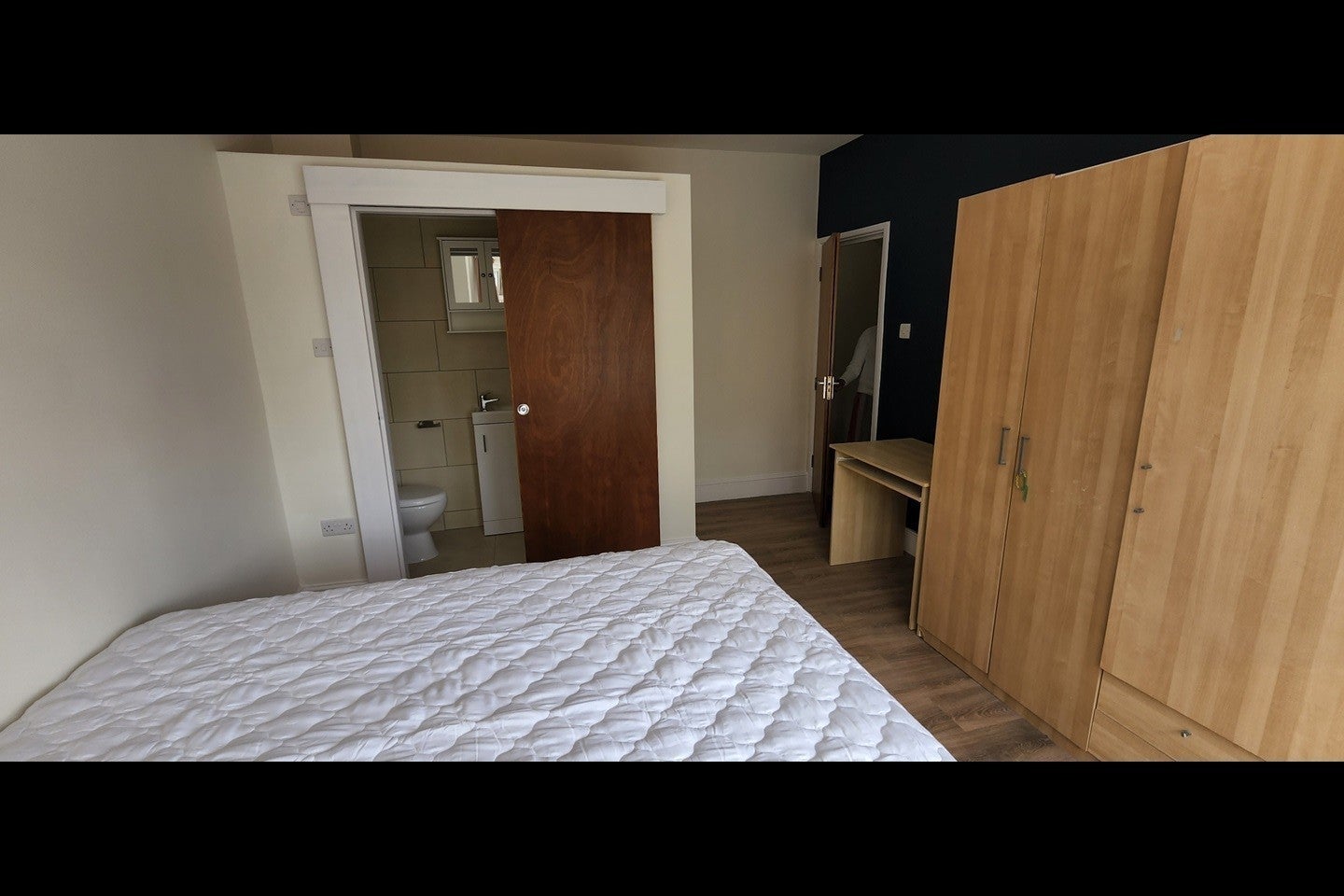 Room Loxford Lane in Greater London