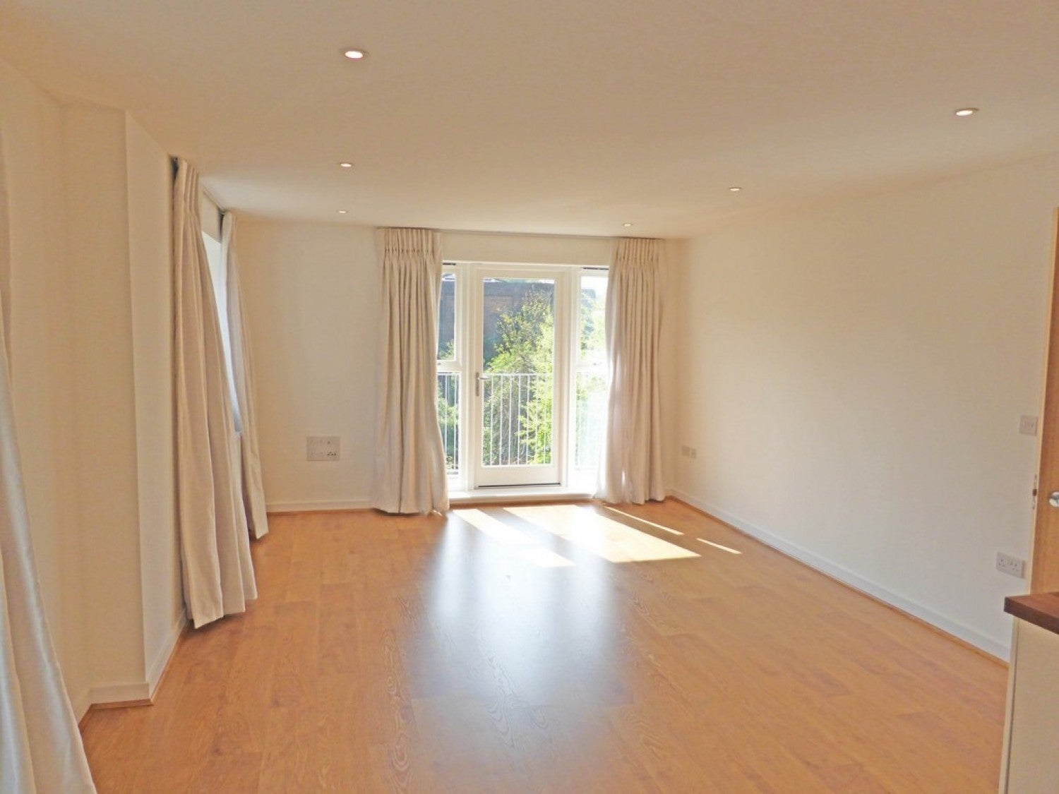 Flat Kingsclere Road in Basingstoke and Deane