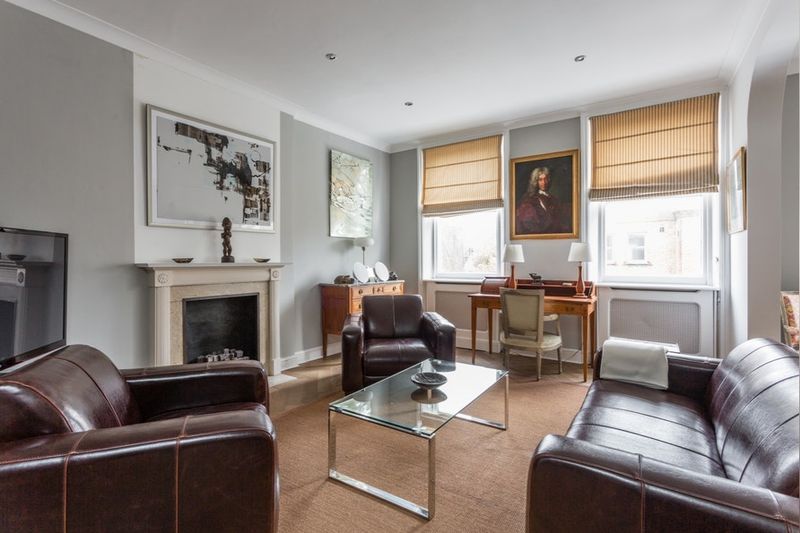 Flat Nevern Square in Greater London