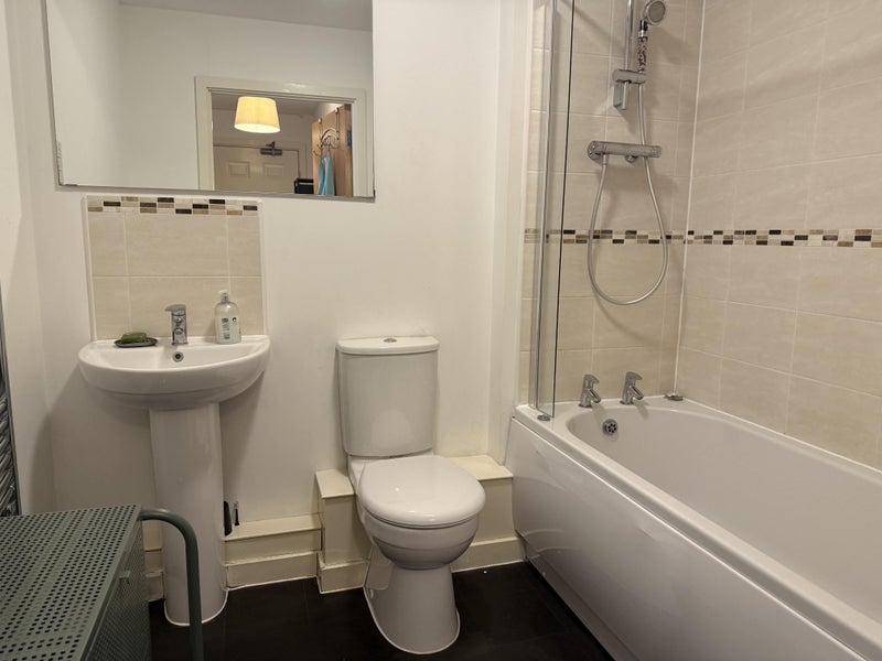 Room Sweetman Place in Bristol