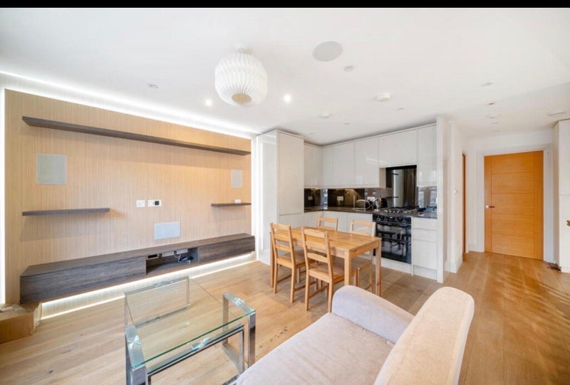 Room Wandsworth Bridge Road in Greater London