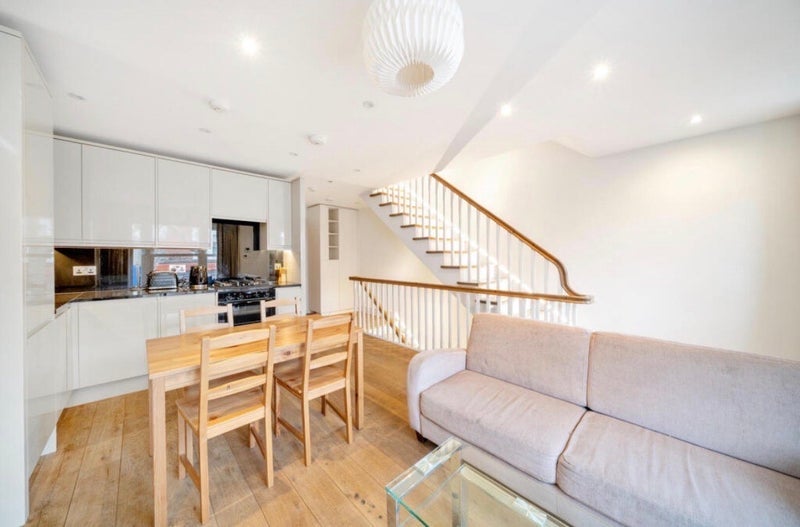 Room Wandsworth Bridge Road in Greater London