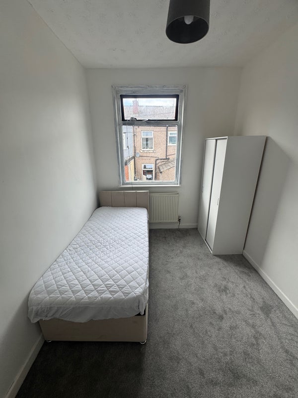Room Albert Street in Heywood