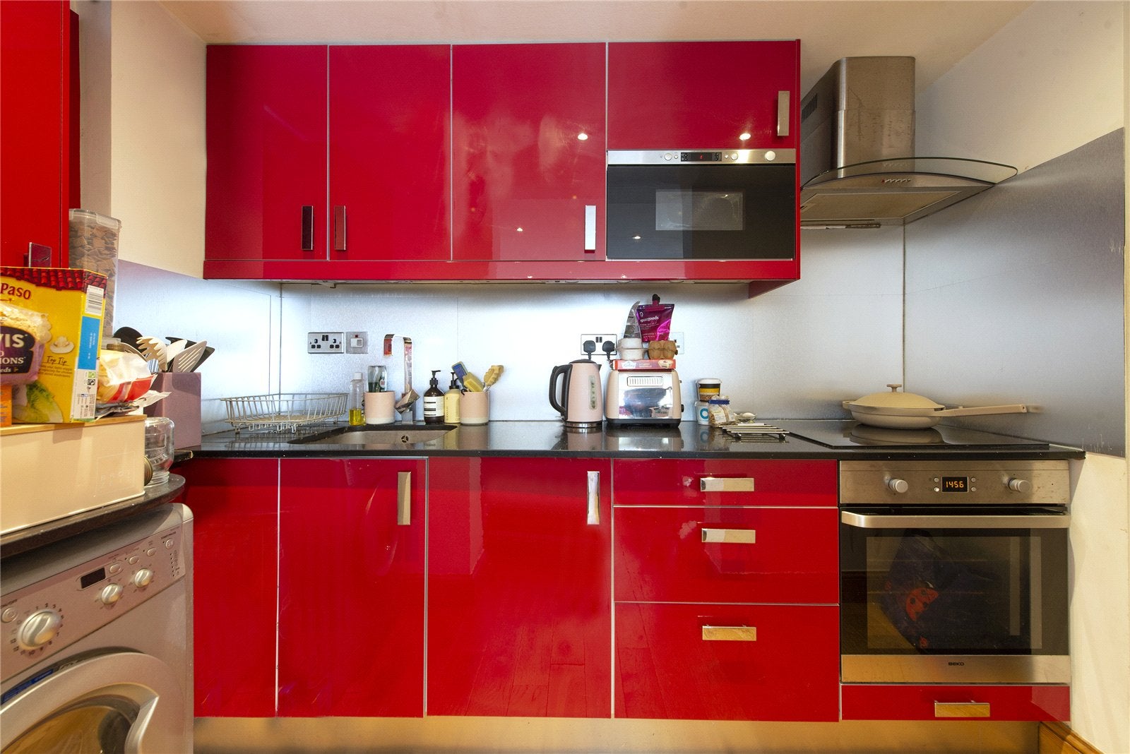 Flat Greencroft Gardens in Greater London