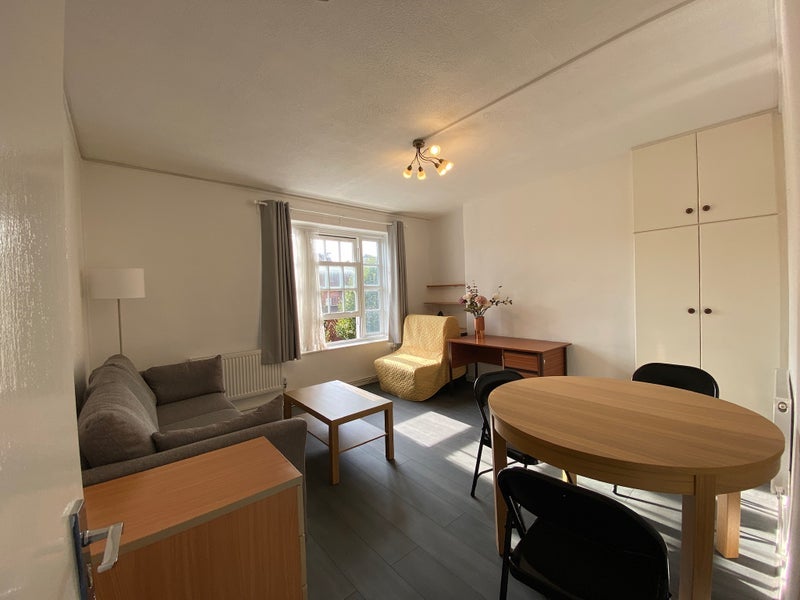 Room Chalton Street in Greater London