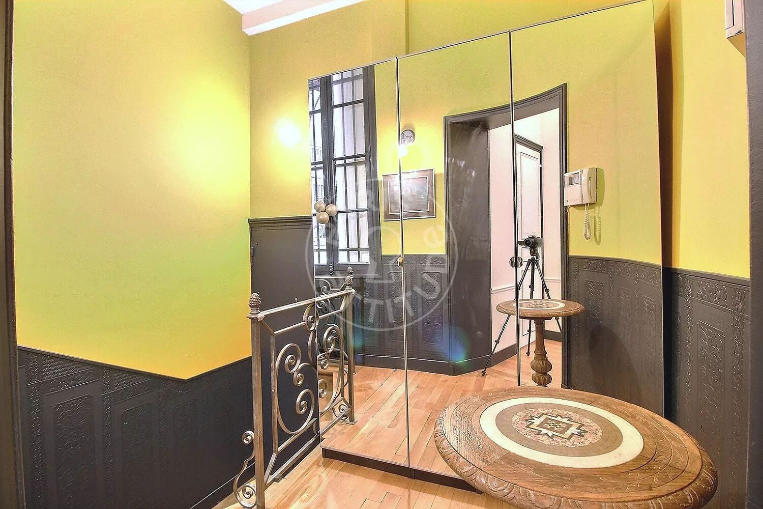 Flat Quai de Montebello in Paris