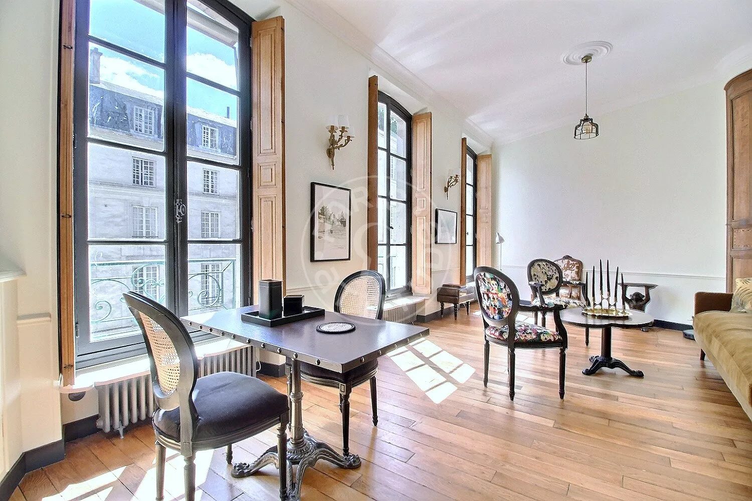 Flat Quai de Montebello in Paris