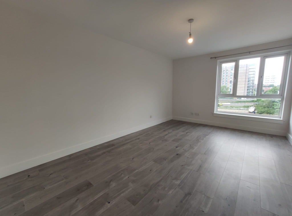 Flat Langside Gardens in Glasgow