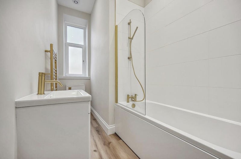 Flat Grantley Gardens in Glasgow