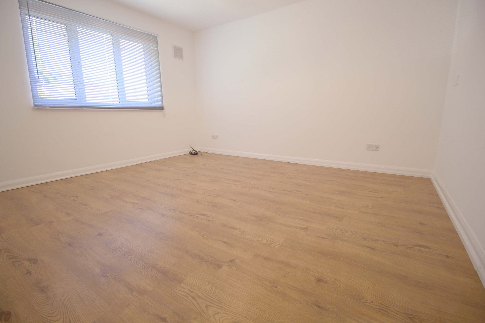 Flat Fels Close in Greater London