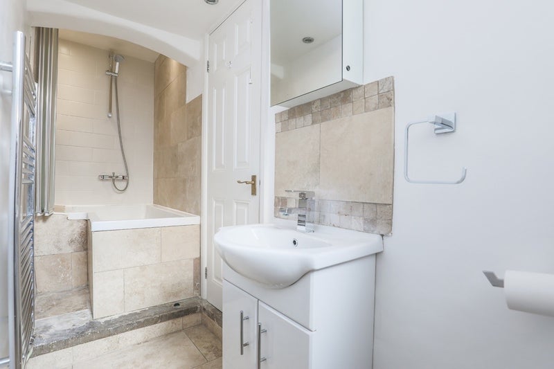 Room Norwood Road in Greater London