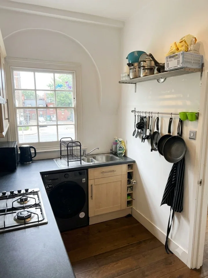 Flat Clapham Park Road in Greater London