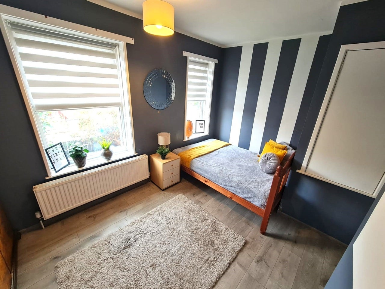 Room Leonard Close in Sheffield
