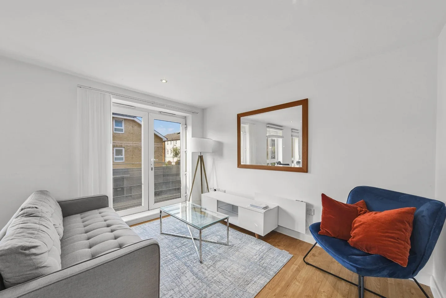 Flat Ordell Road in Greater London