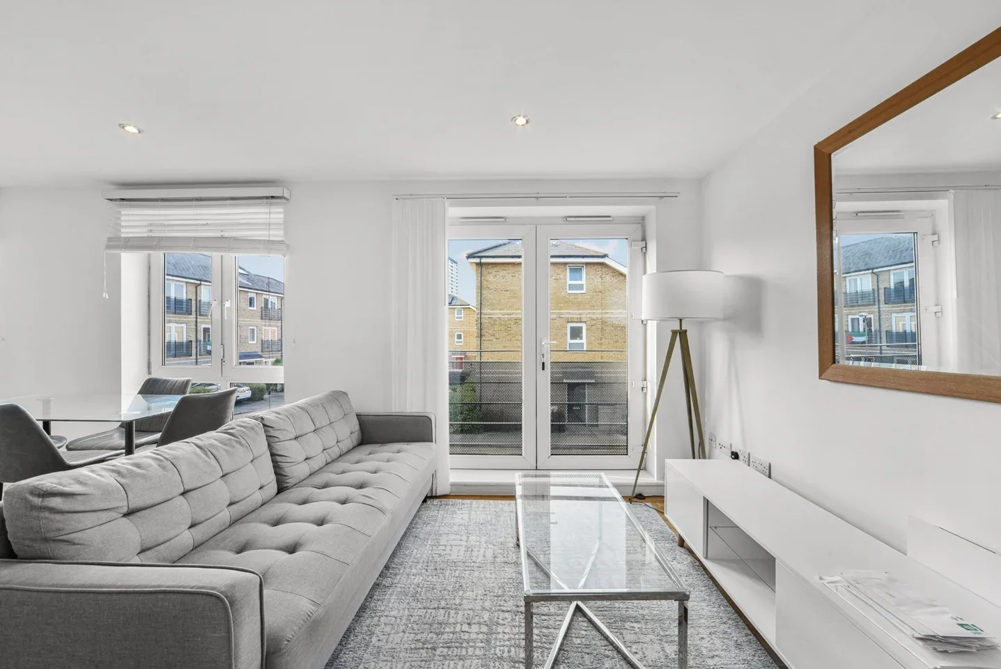 Flat Ordell Road in Greater London