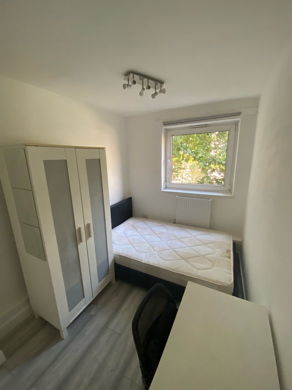 Room Cephas Street in Greater London