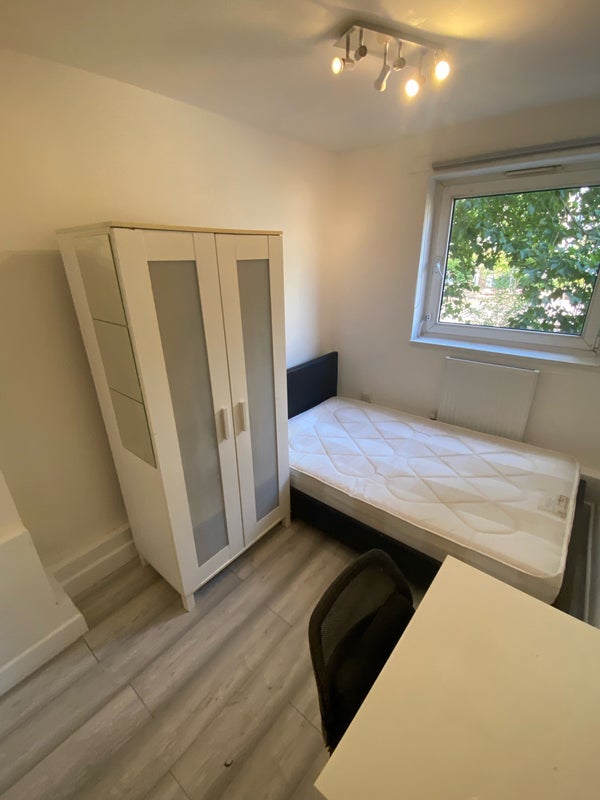 Room Cephas Street in Greater London