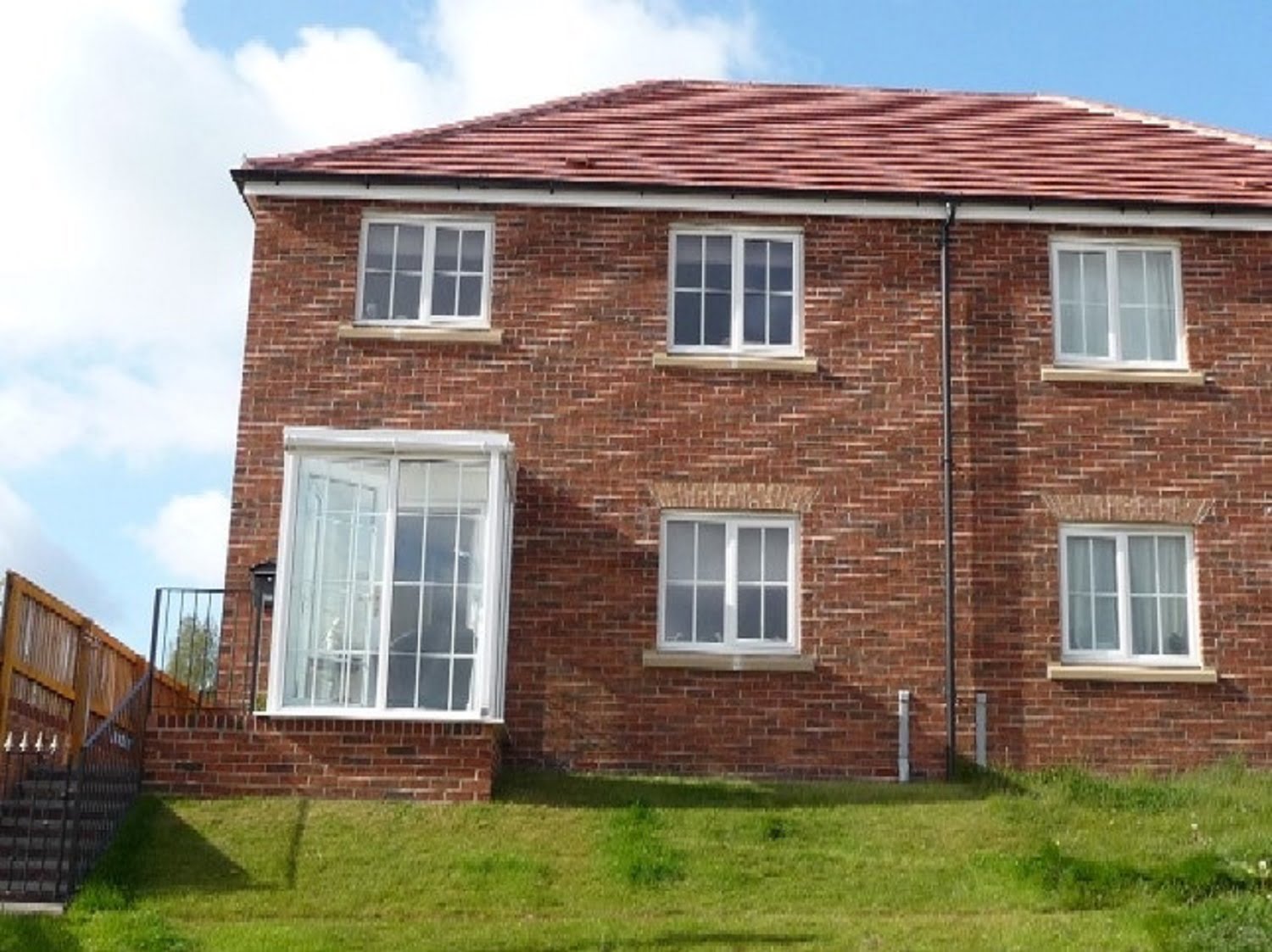 Flat Orwell Gardens in Stanley