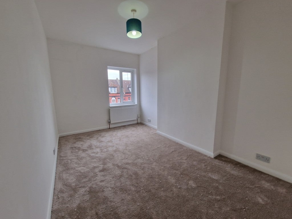 Flat High Street in Greater London