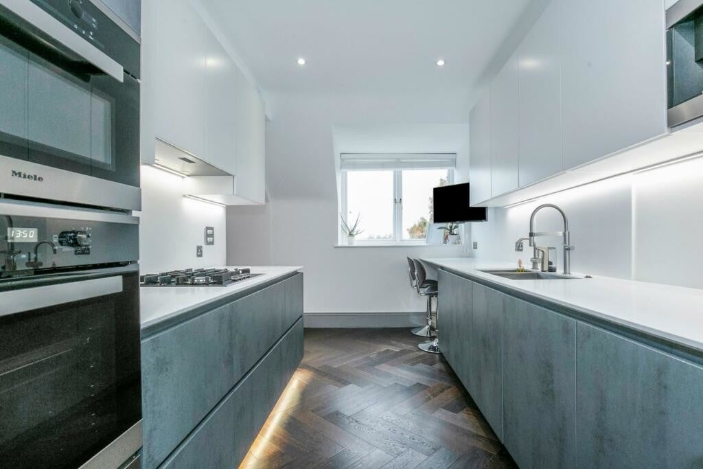 Flat Somercoates Close in Greater London