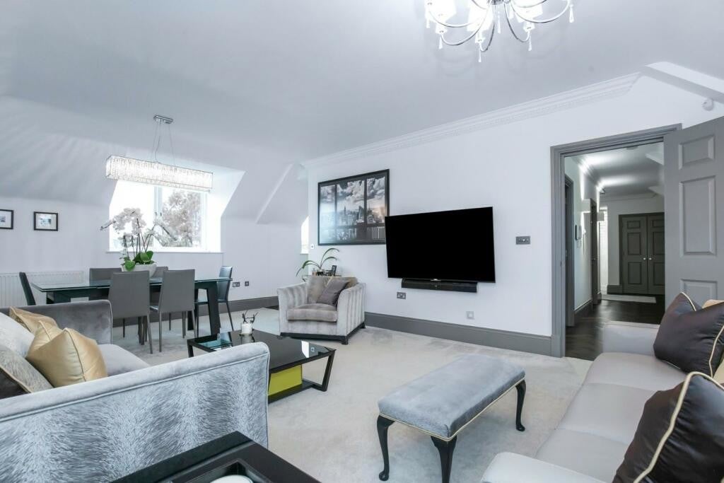 Flat Somercoates Close in Greater London
