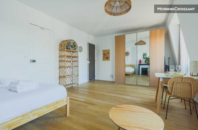 Flat Rue Boyer-Barret in Paris