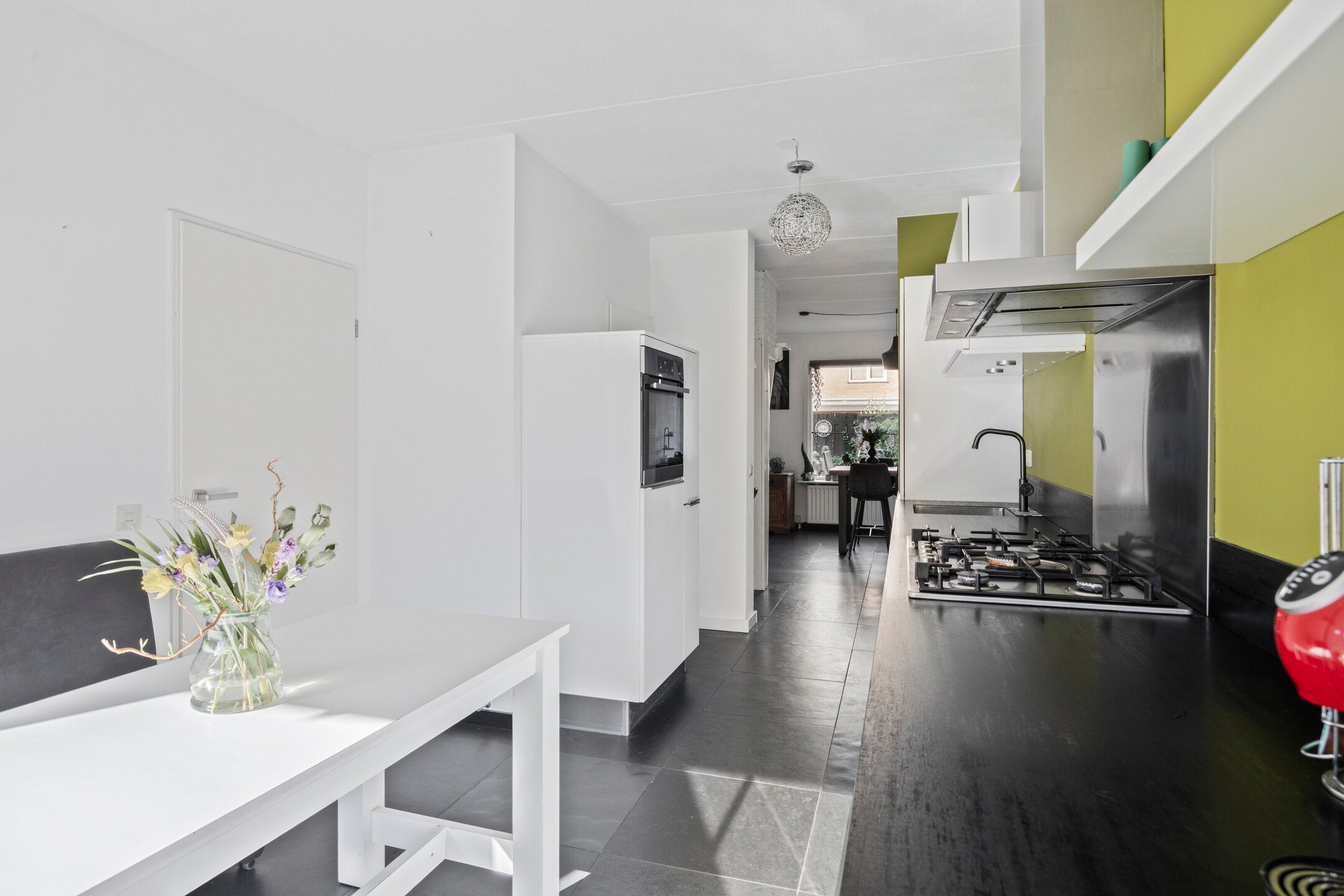 Tussenwoning te koop: Pastoor Huissenstraat 4, Ammerzoden