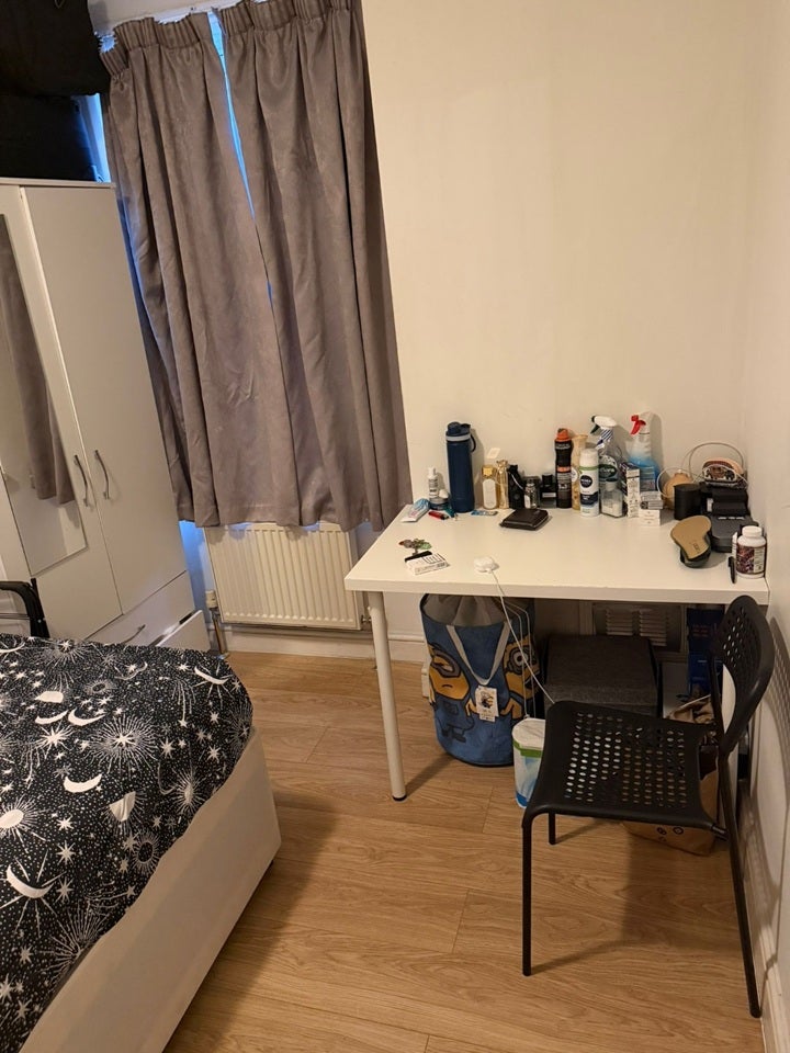 Room Melrose Avenue in Greater London