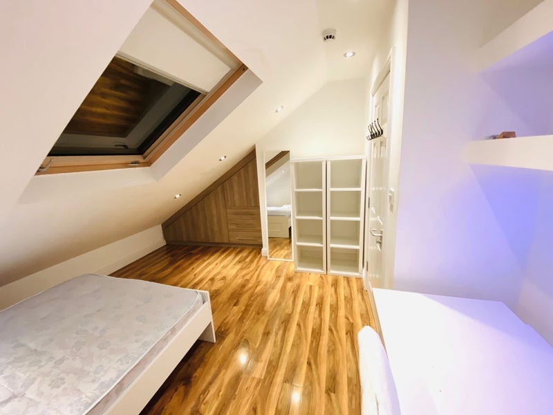 Room Fleeson Street in Manchester