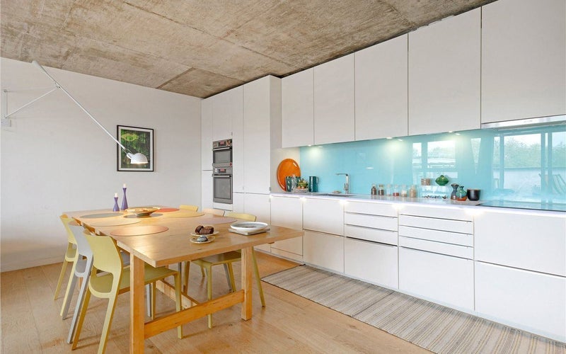 Room Point Pleasant in Greater London