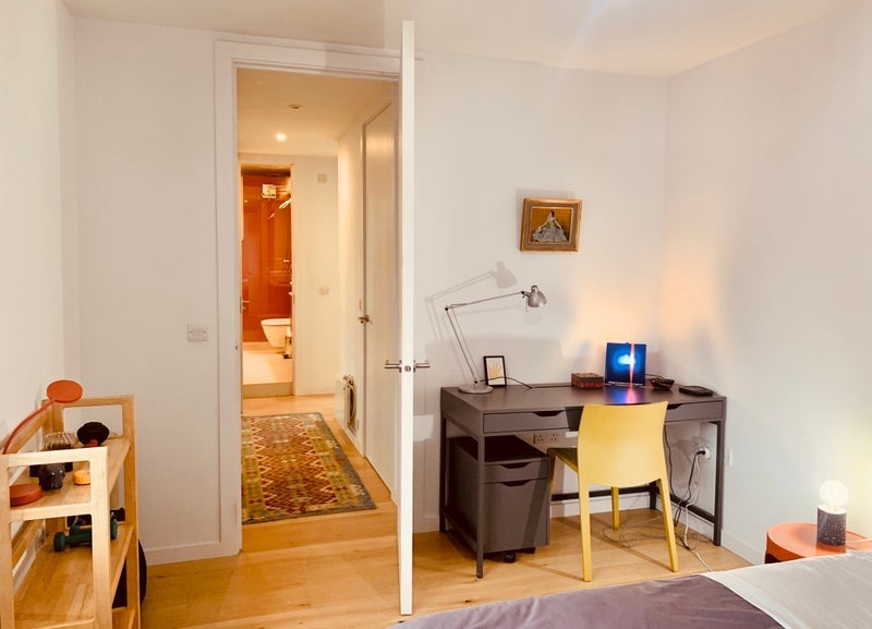 Room Point Pleasant in Greater London