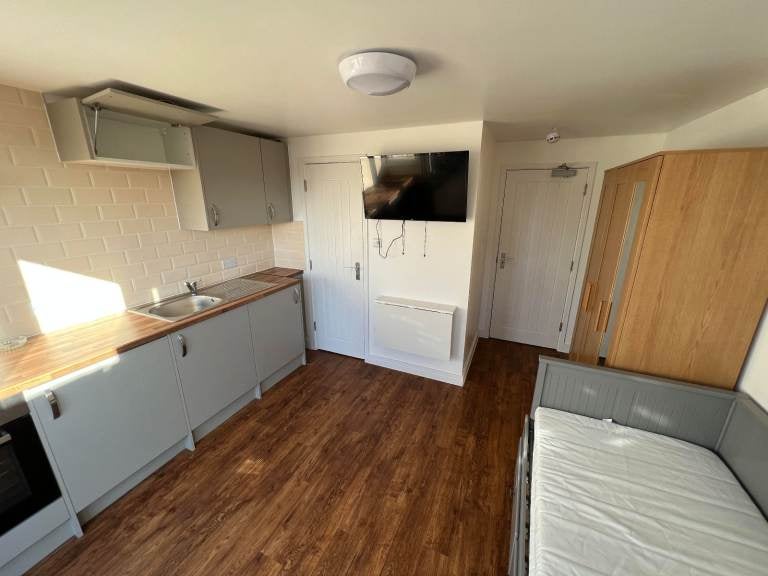 Flat Montgomery Close in Greater London