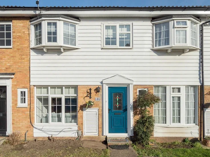House Whitehouse Avenue in Hertsmere