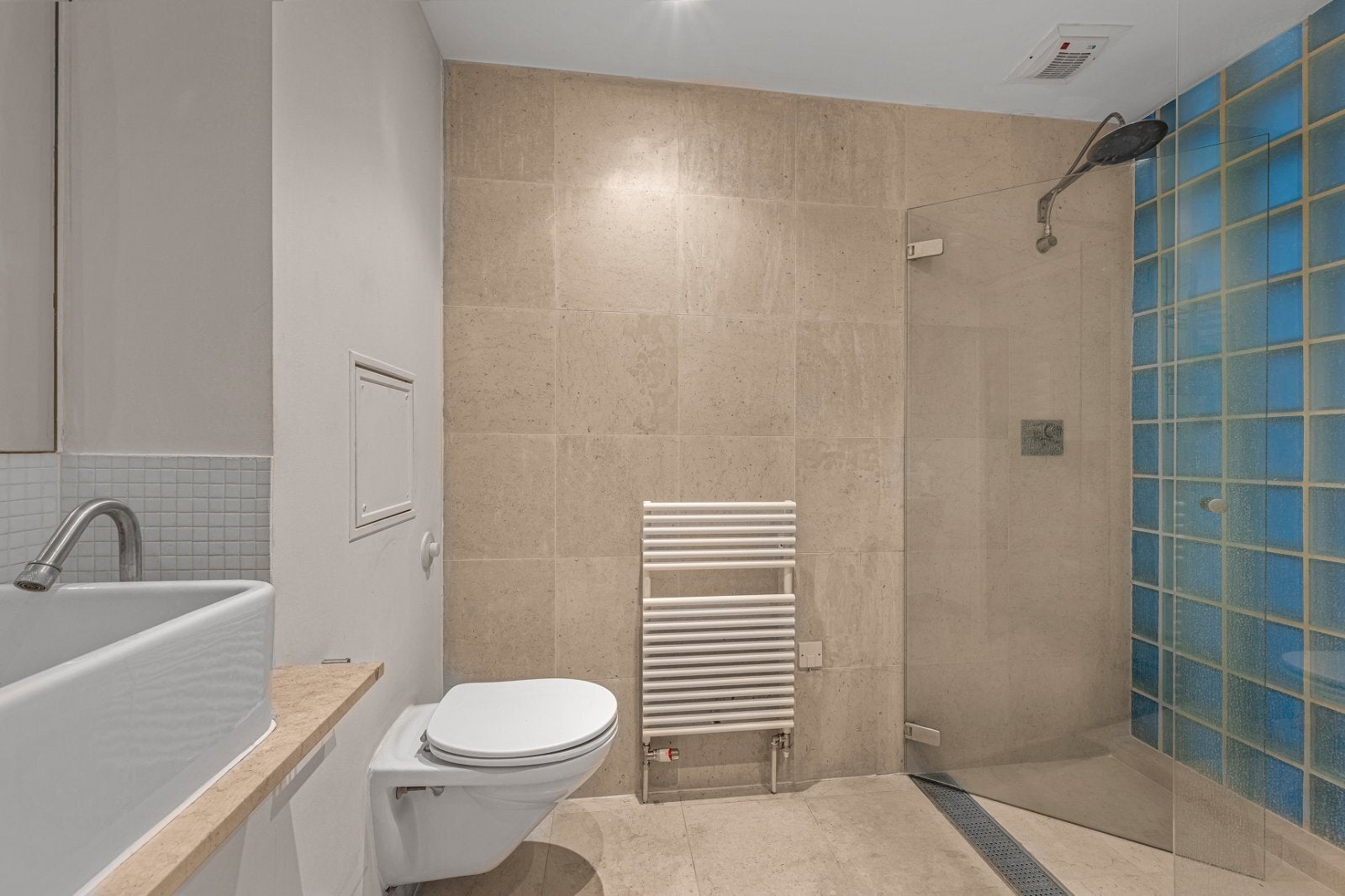 Flat Goswell Road in Greater London