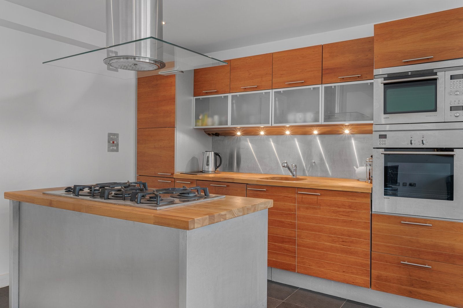 Flat Goswell Road in Greater London