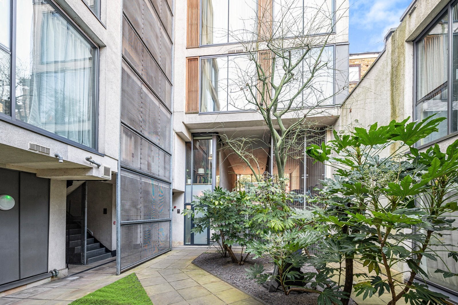 Flat Goswell Road in Greater London