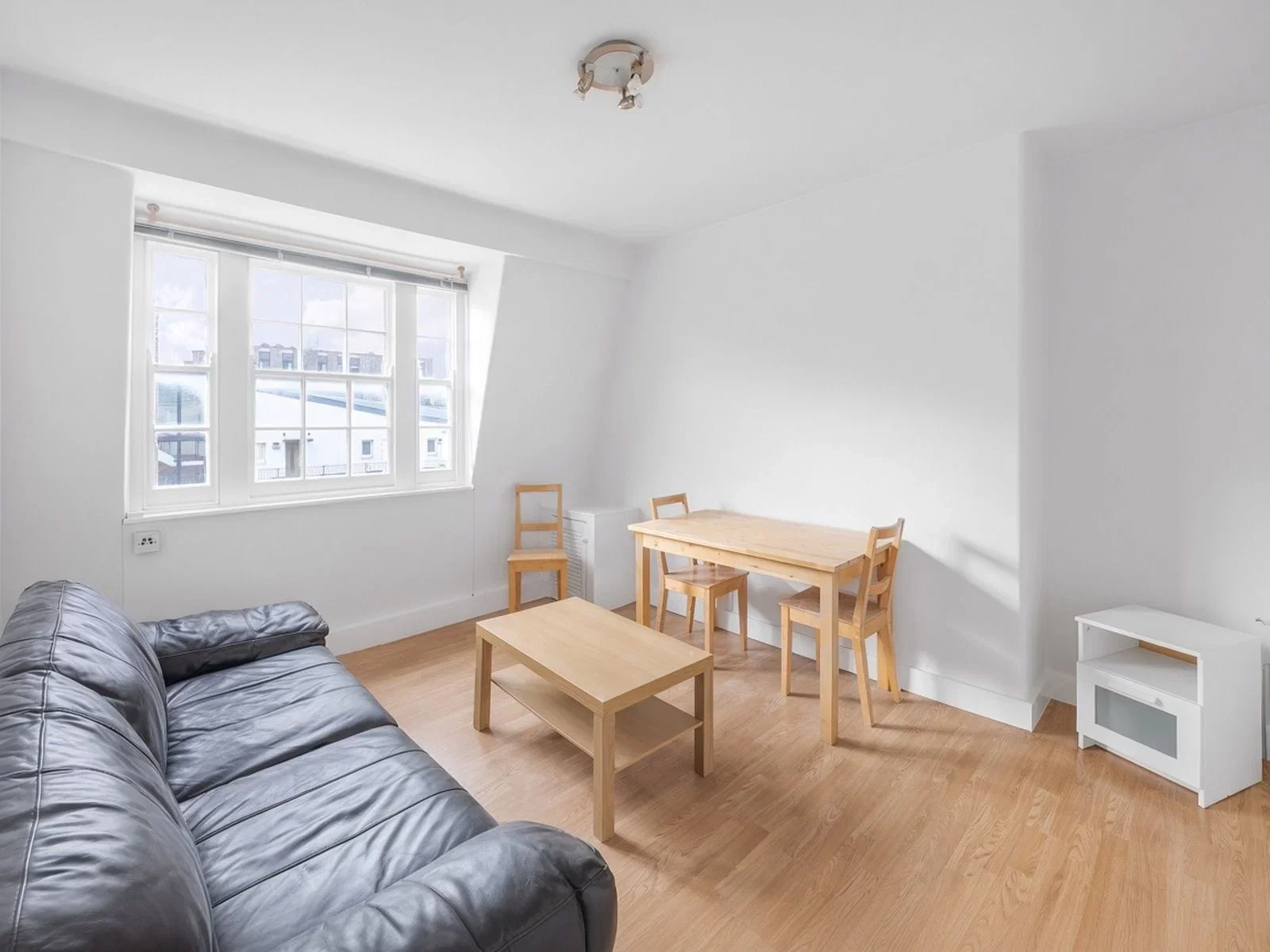 Flat Rodney Road in Greater London