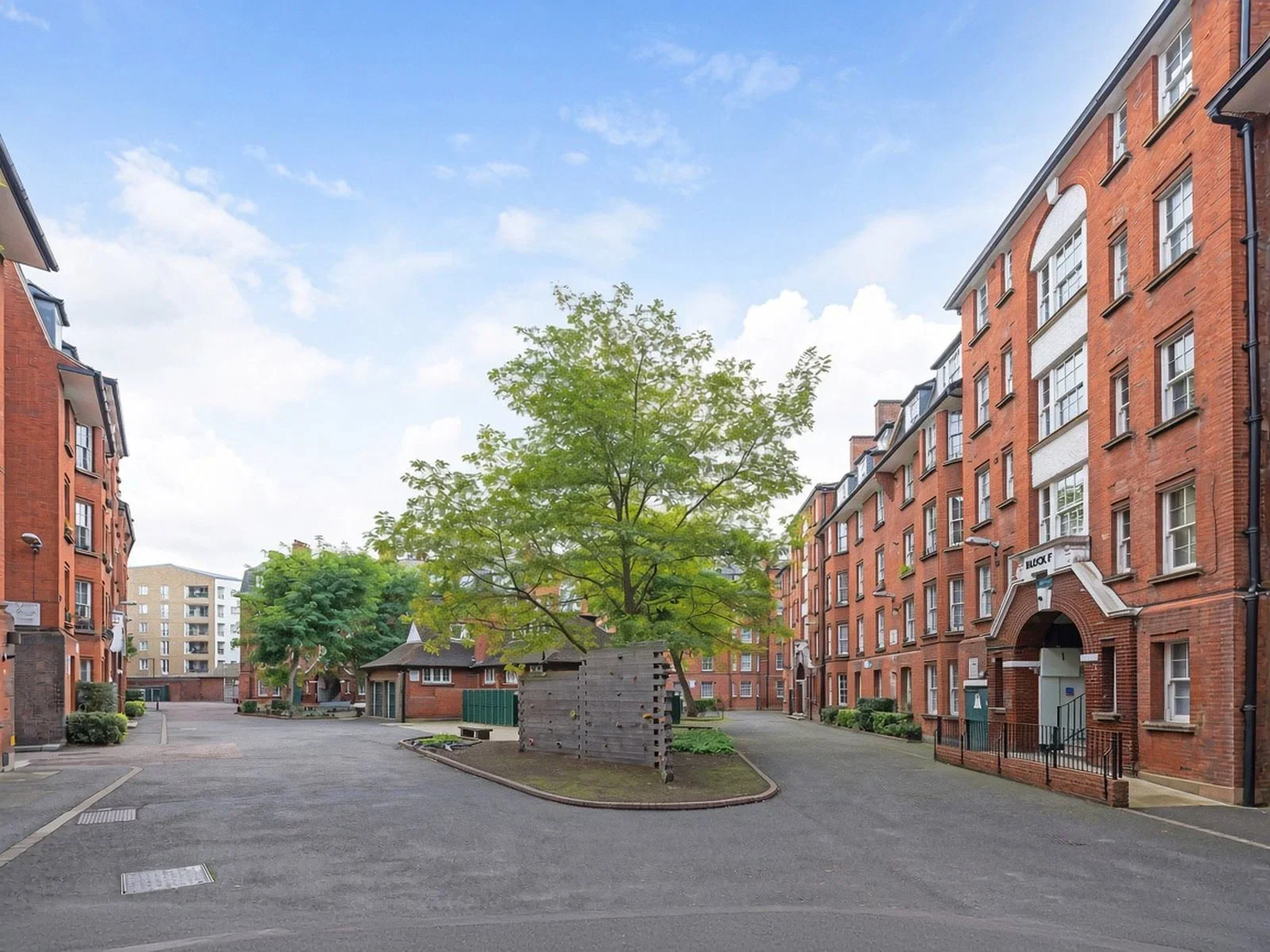 Flat Rodney Road in Greater London