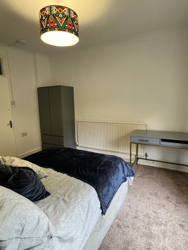 Flat Grosvenor Park in Greater London