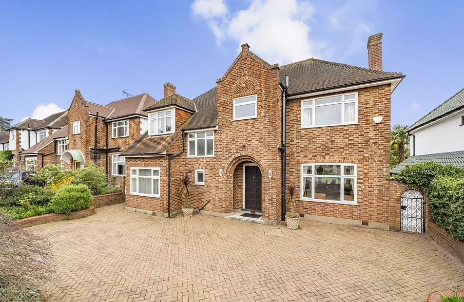 House Coombe Lane West in Greater London