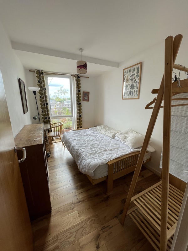 Room Bishops Way in Greater London