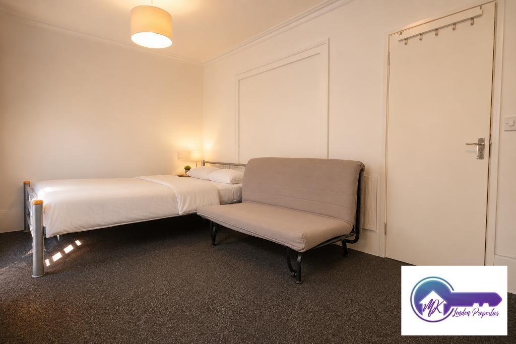 Room Camden Road in Greater London