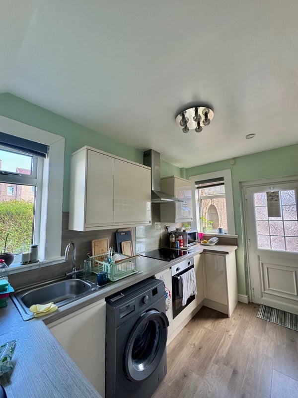 Room Elizabeth Drive in Bathgate