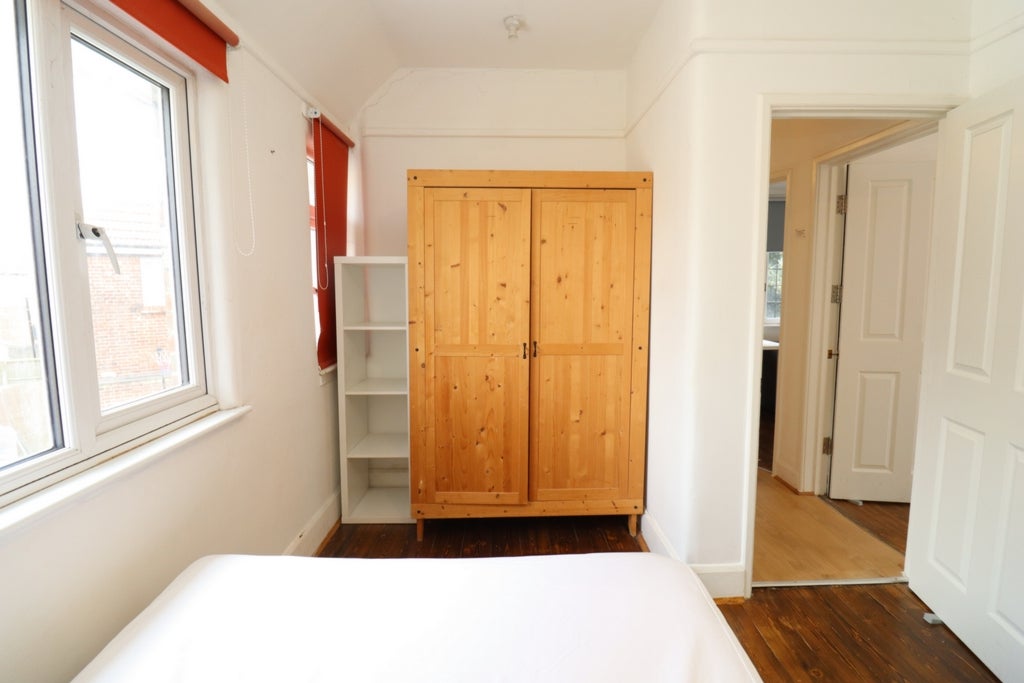 Room Globe Road in Greater London