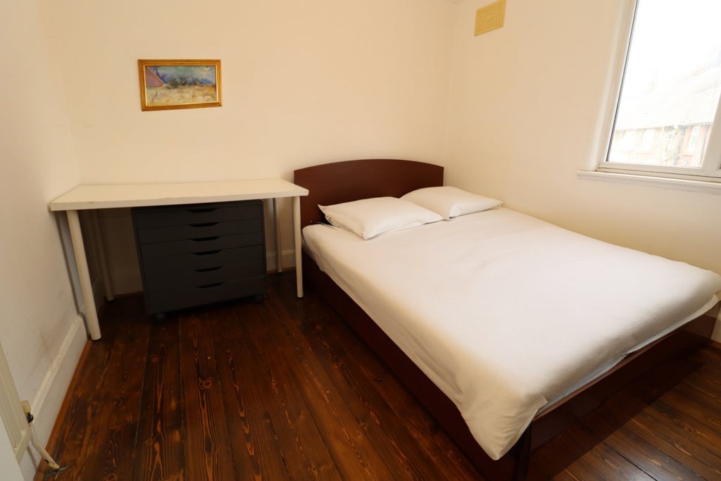 Room Globe Road in Greater London