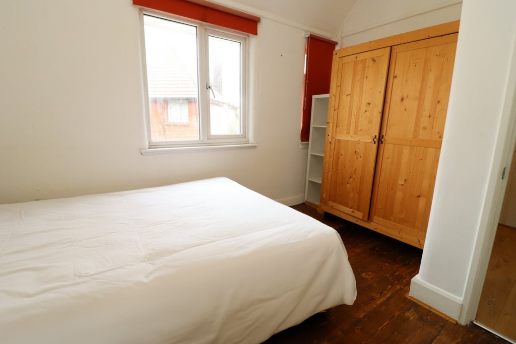 Room Globe Road in Greater London