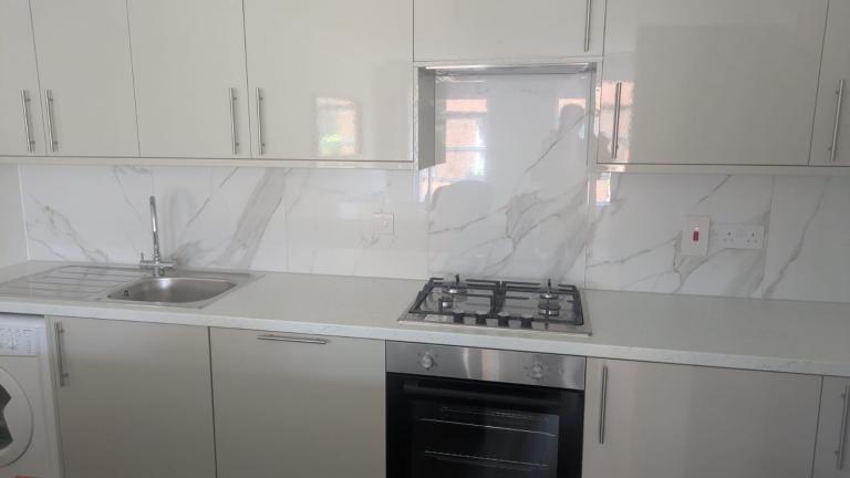 Flat Casson Street in Greater London