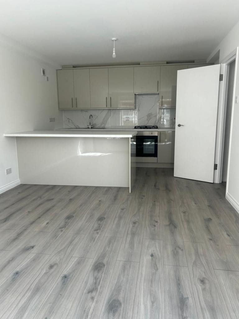 Flat Casson Street in Greater London